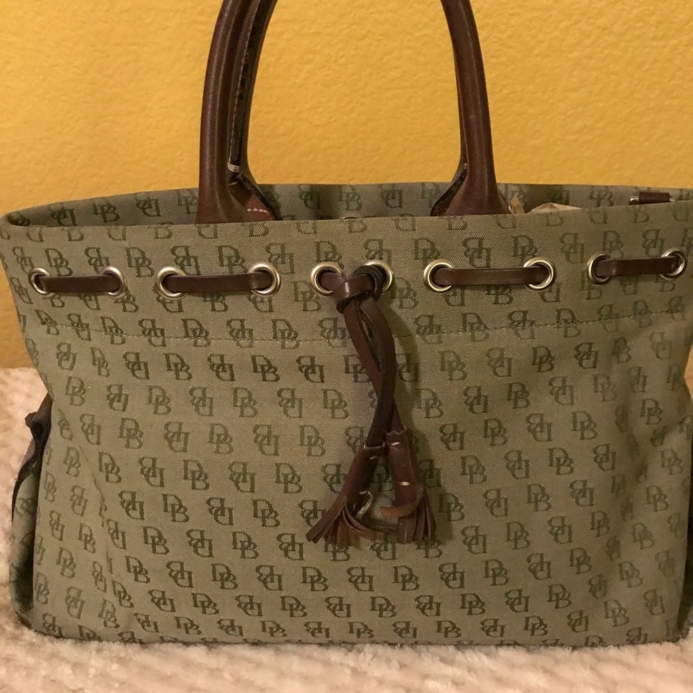 Dooney & Bourke bag